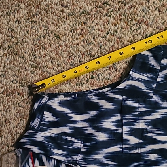 ST. JOHN'S BAY WOMAN'S PETITE BLUE AND WHITE SLEEVELESS TOP SIZE PETITE XL - Picture 11 of 13